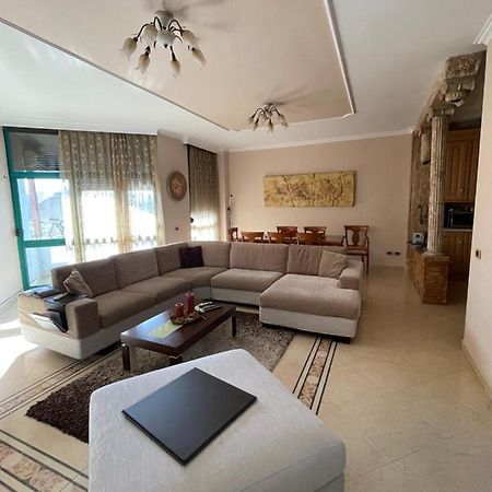 Luxury Center Apartment Tiranë Luaran gambar